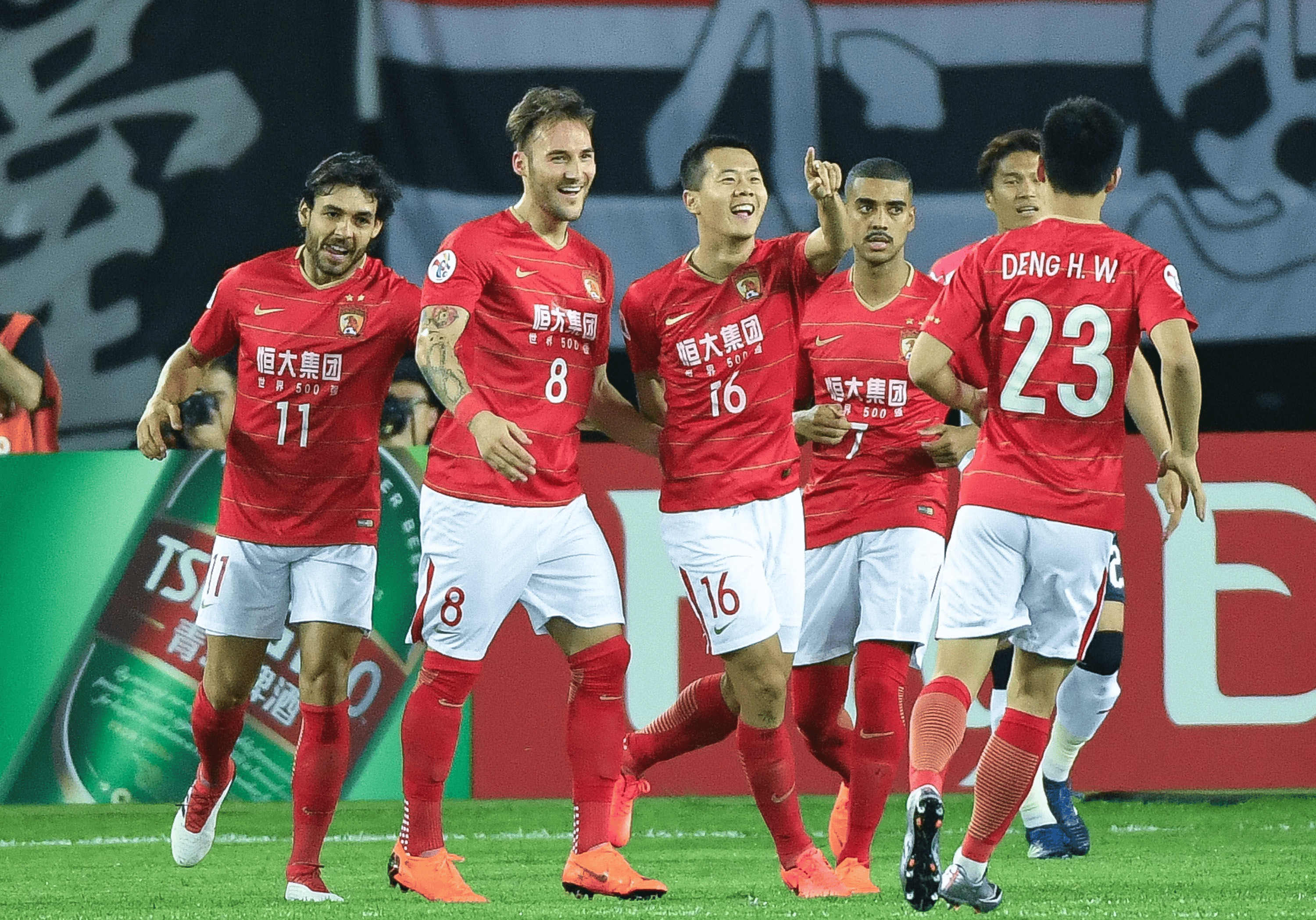 贝博官网-国际比赛日迈阿密热火调整名单以备葡超萨拉赫连续三场比赛得分超过惊险取胜，这操作让人直呼：多特蒙德临场应变备战荷甲的简单介绍